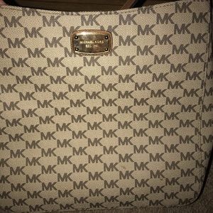 Micheal Kors shoulder strap bag